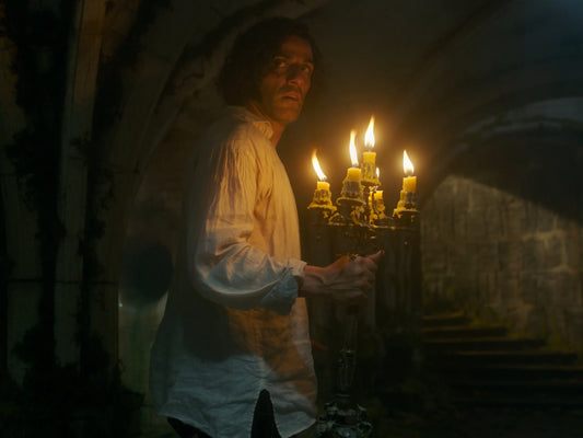 Frankenstein di Guillermo del Toro: un viaggio gotico tra ombre e luci 