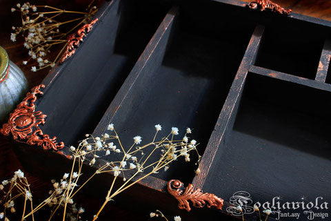 Gothic Cabinet: come riciclare un vecchio cassetto