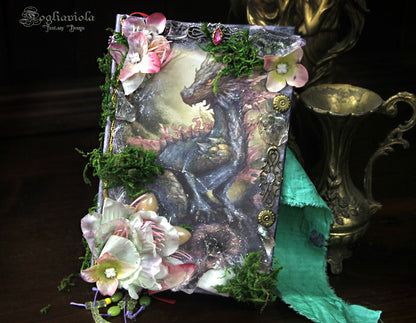 Crystal Dragon, diario fantasy rilegato a mano con drago di cristallo, fiori e muschio in copertina by Fogliaviola Fantasy Design