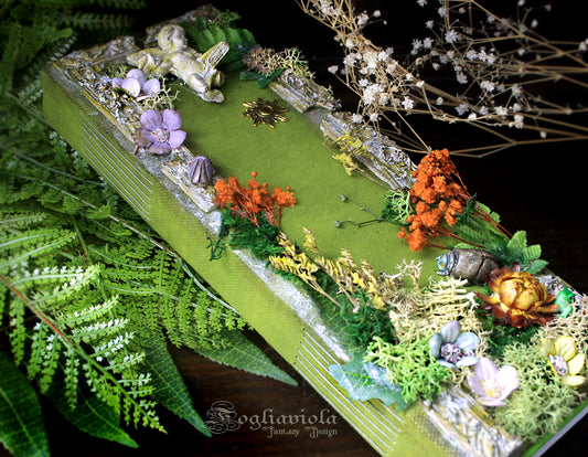 Garden of Delight: Long Book da Collezione