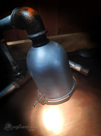 lampada industriale da officina, studio, galleria d'arte